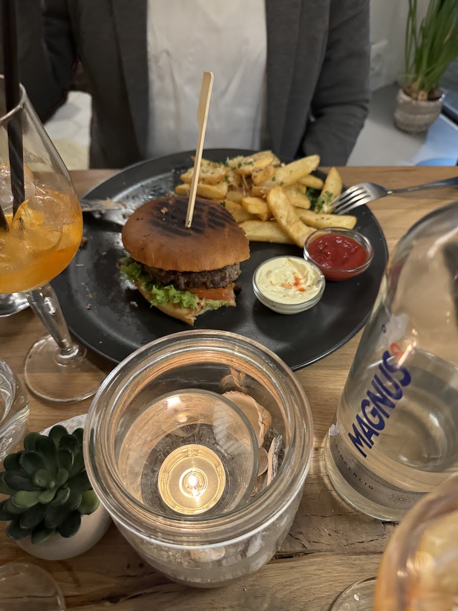 Riverside Restaurant & Cafe-6