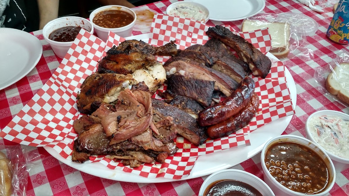 Robert Earl's Bbq-2