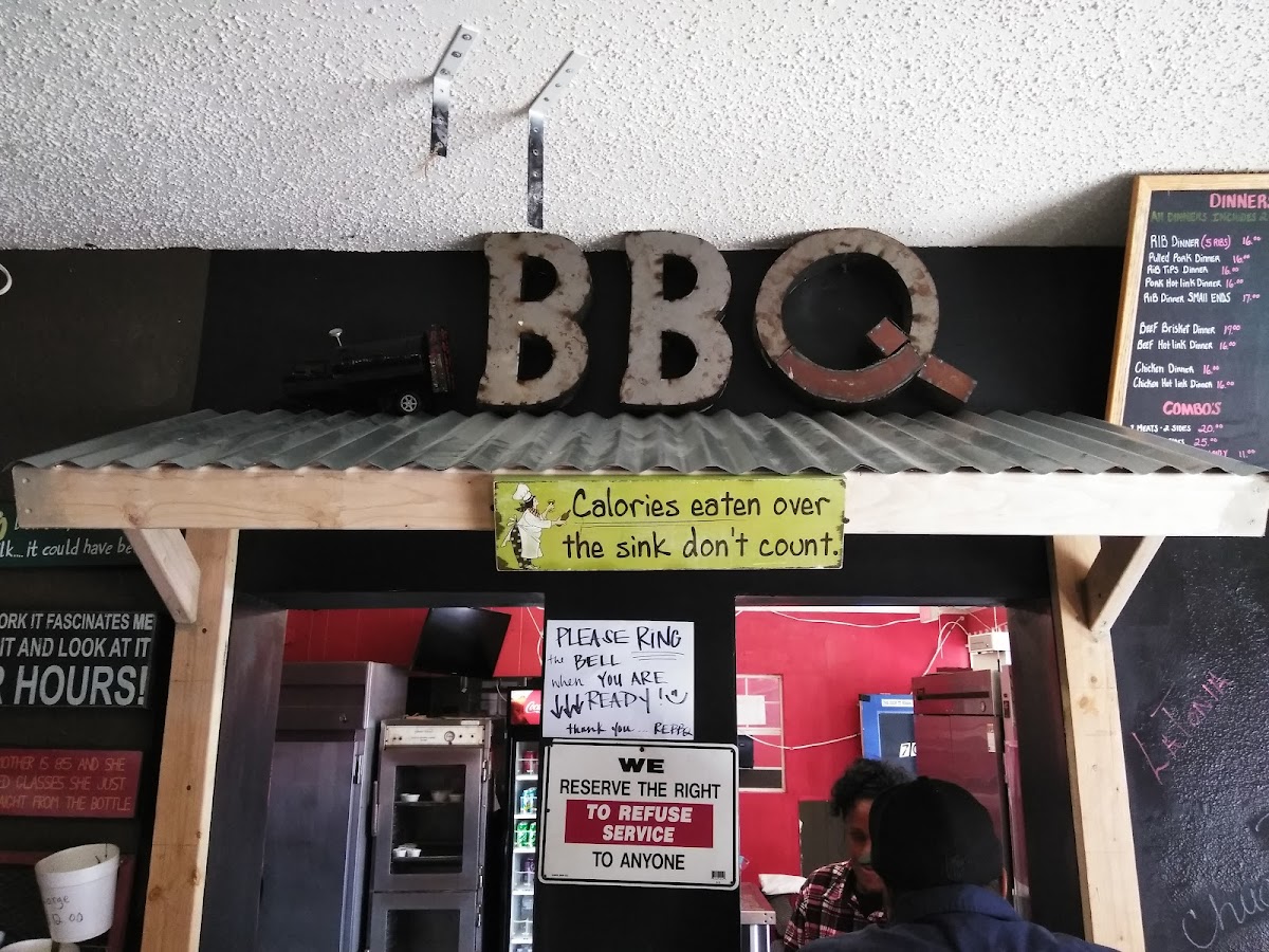 Robert Earl's Bbq-3