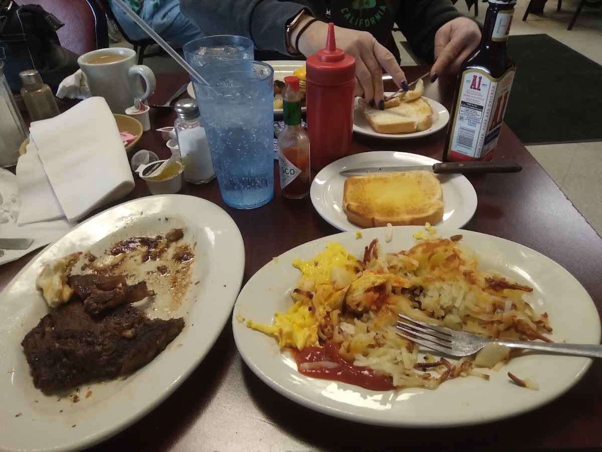 Robin's Nest Cafe-9