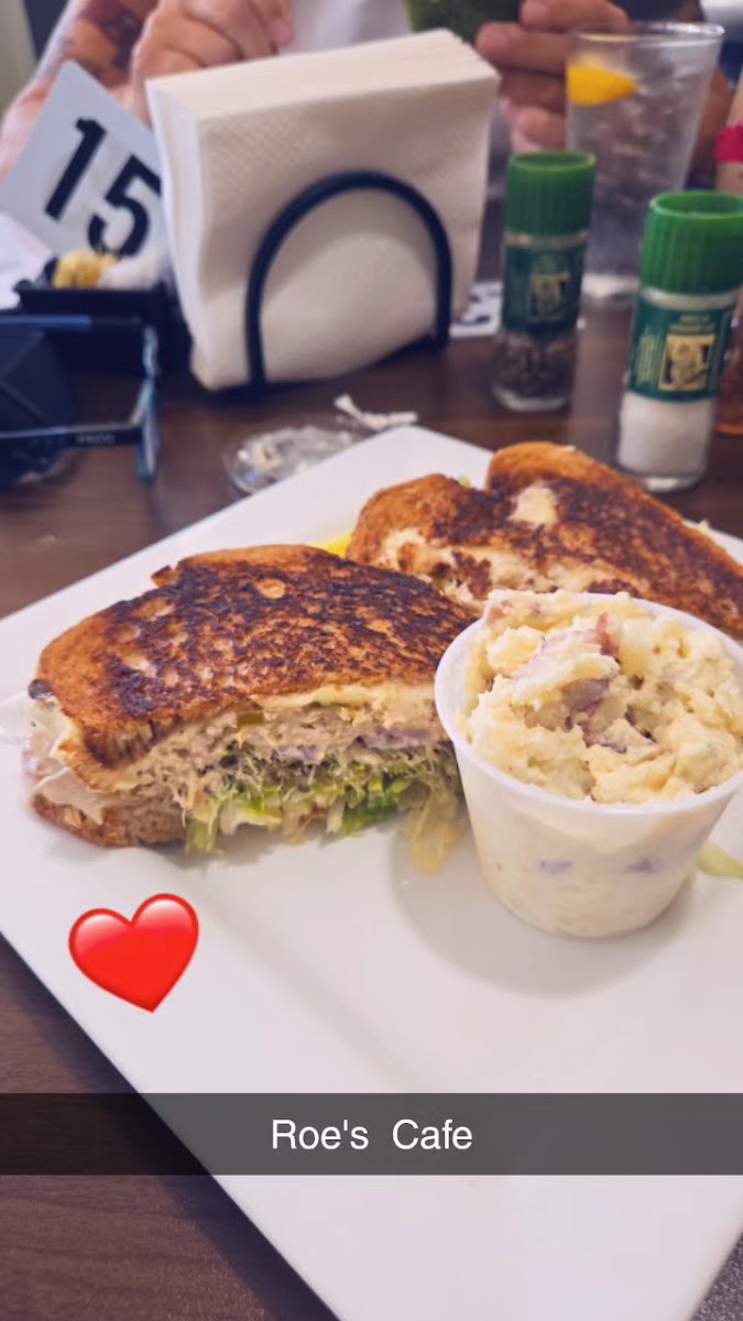 Roe's Cafe & Catering-2