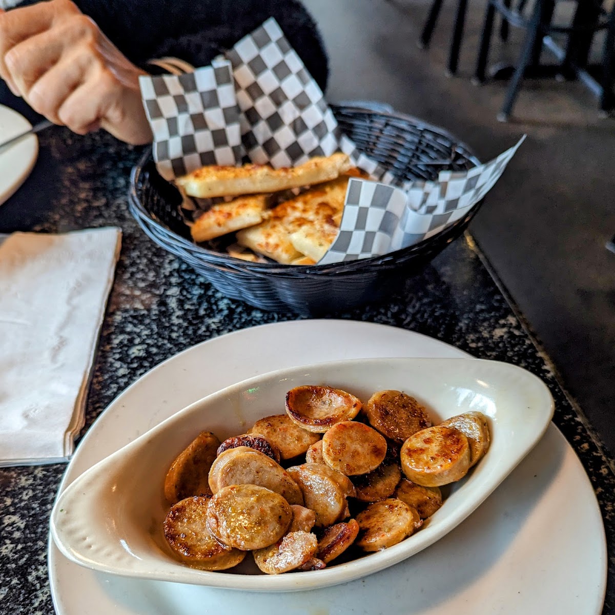 Romeo’S Pizza Kitchen (Restaurant & Bar)-9
