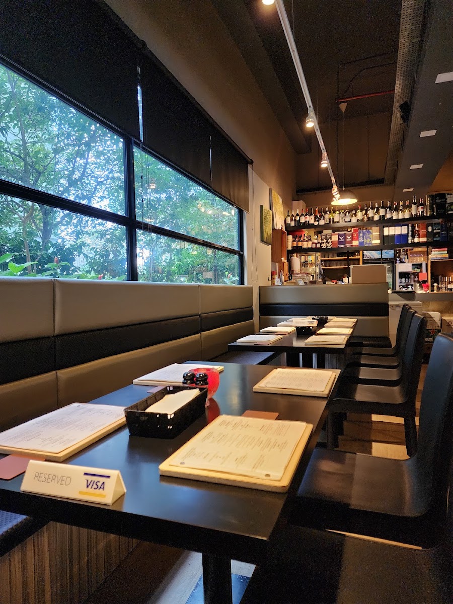 Roots@onenorth Restaurant