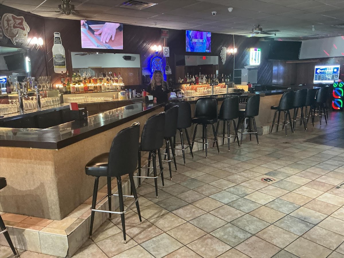 Rosa’S Pizza Restaurant & Gaming-3