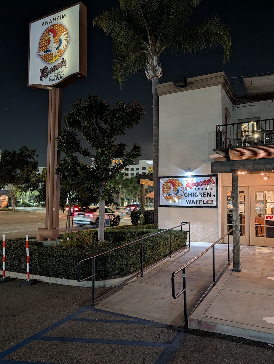 Roscoe's House Of Chicken And Waffles