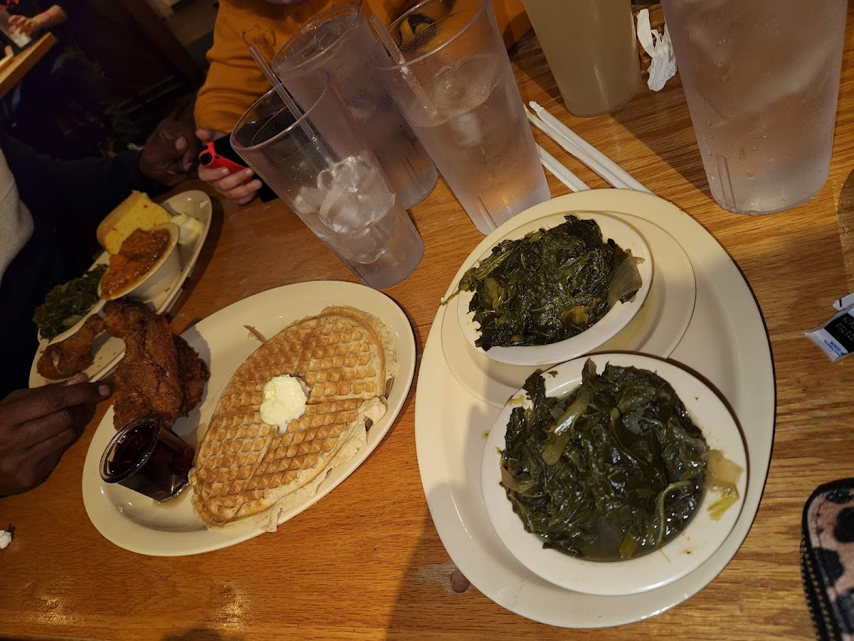 Roscoe's House Of Chicken And Waffles-9