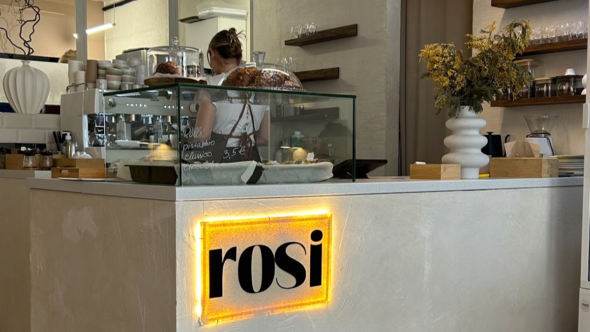 Rosi. Café & More | Specialty Coffee, Brunches & Pastries