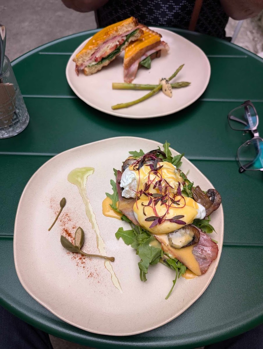 Rosi. Café & More | Specialty Coffee, Brunches & Pastries-5