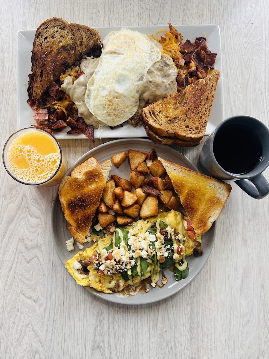 Roxie’S Breakfast & Lunch-3