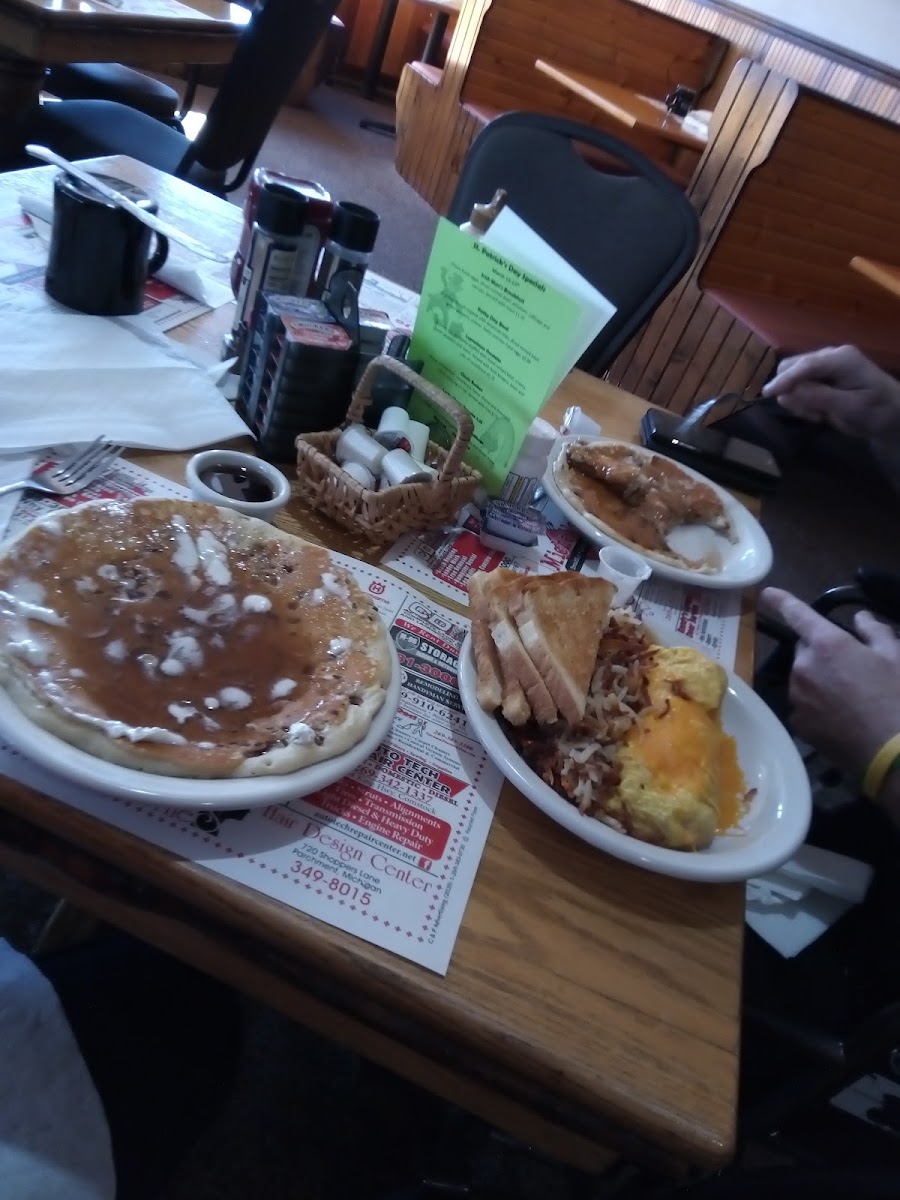 Roxie’S Breakfast & Lunch-7