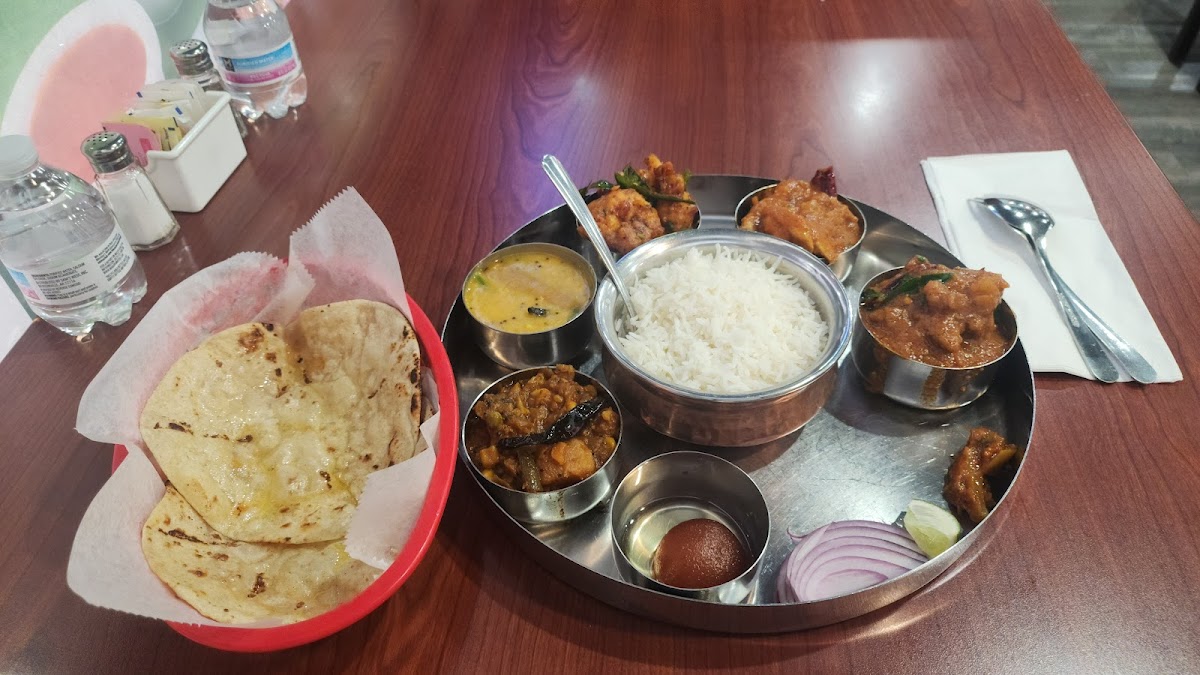 Royal Bar And Restaurant-3