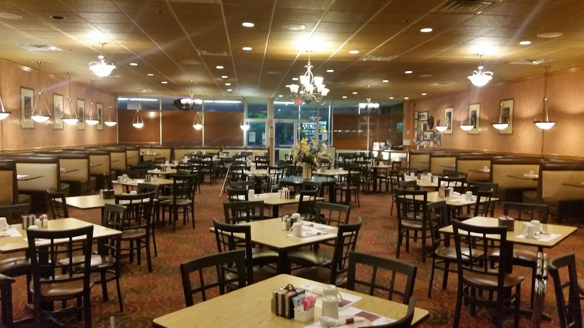 Royalberry Waffle House & Restaurant-4