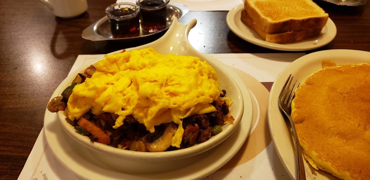 Royalberry Waffle House & Restaurant-6