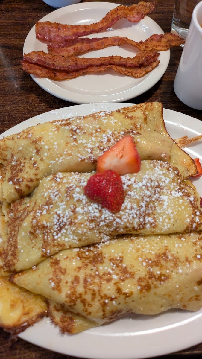 Royalberry Waffle House & Restaurant-7
