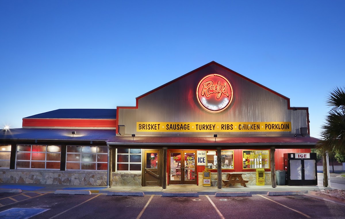 Rudy's 'country Store' And Bar-B-Q