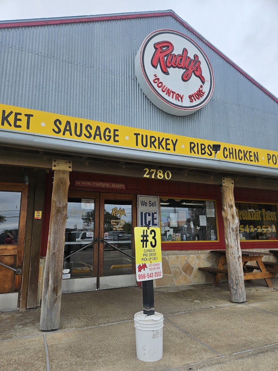 Rudy's 'country Store' And Bar-B-Q-3