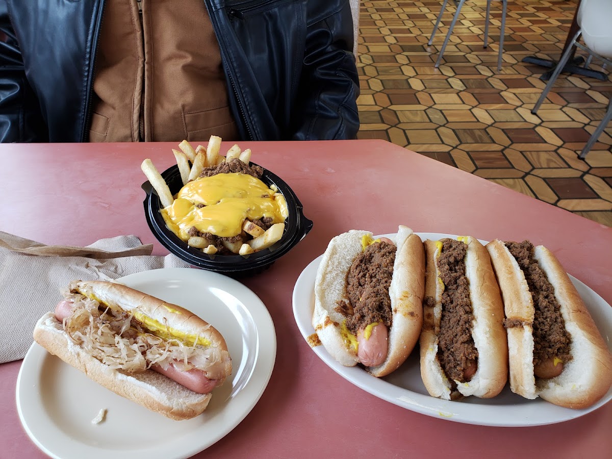 Rudy's Hot Dog-9