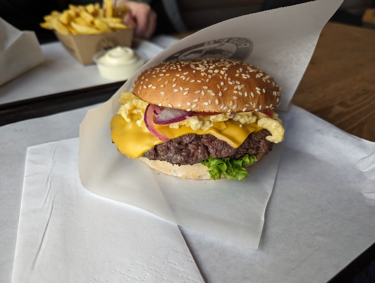 Ruff's Burger Düsseldorf-4