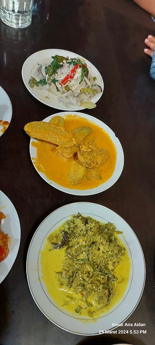 Rumah Makan Bumbu Kampuang-9