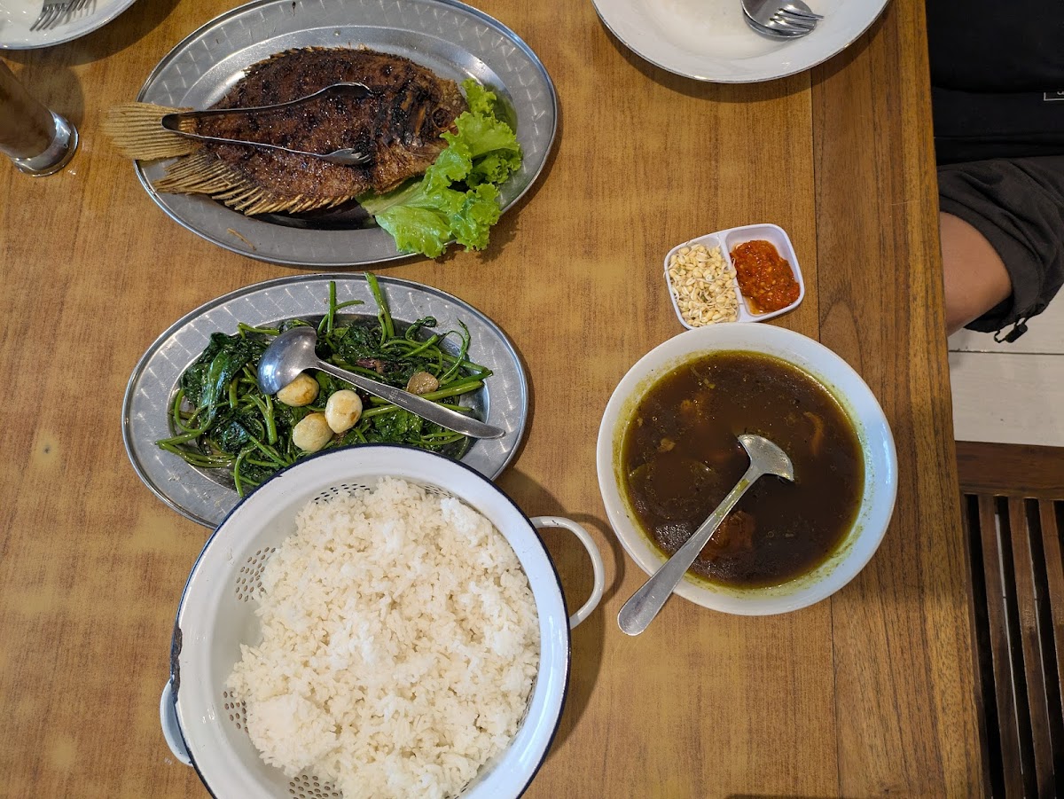 Rumah Makan Inggil-3