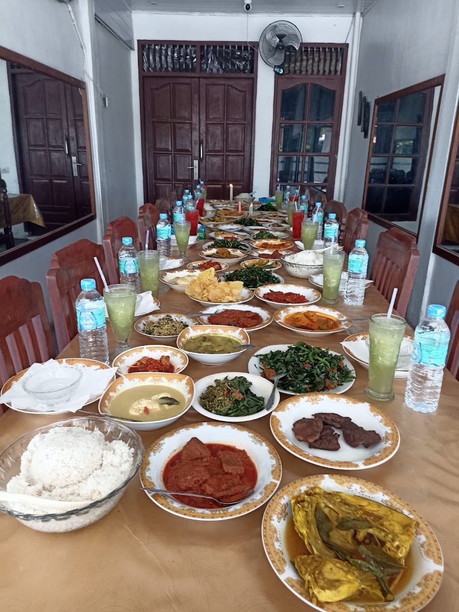 Rumah Makan Keluarga-3