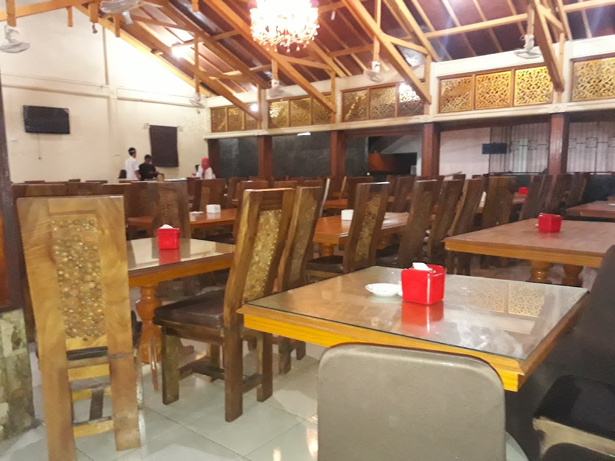 Rumah Makan Khas Jambi- Kajang Lako