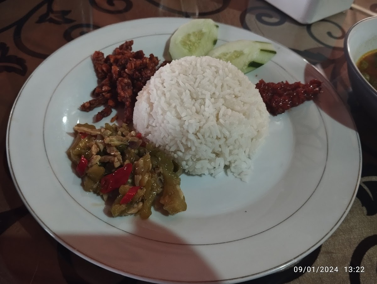 Rumah Makan Khas Jambi- Kajang Lako-10