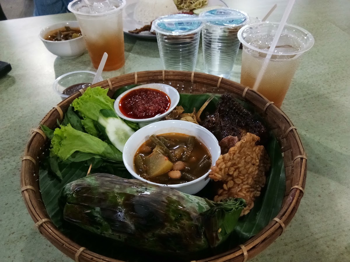 Rumah Makan Khas Jambi- Kajang Lako-9