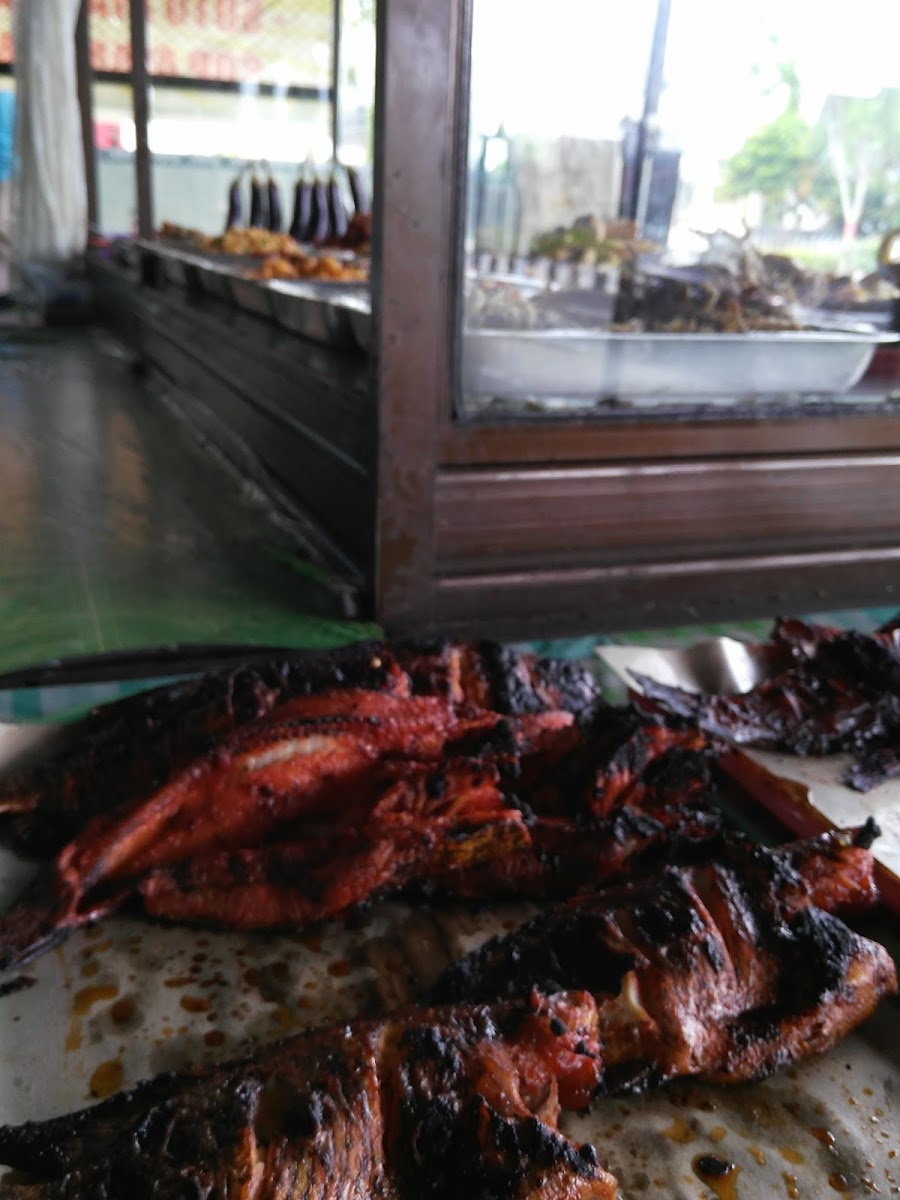 Rumah Makan Pelangi 2-10