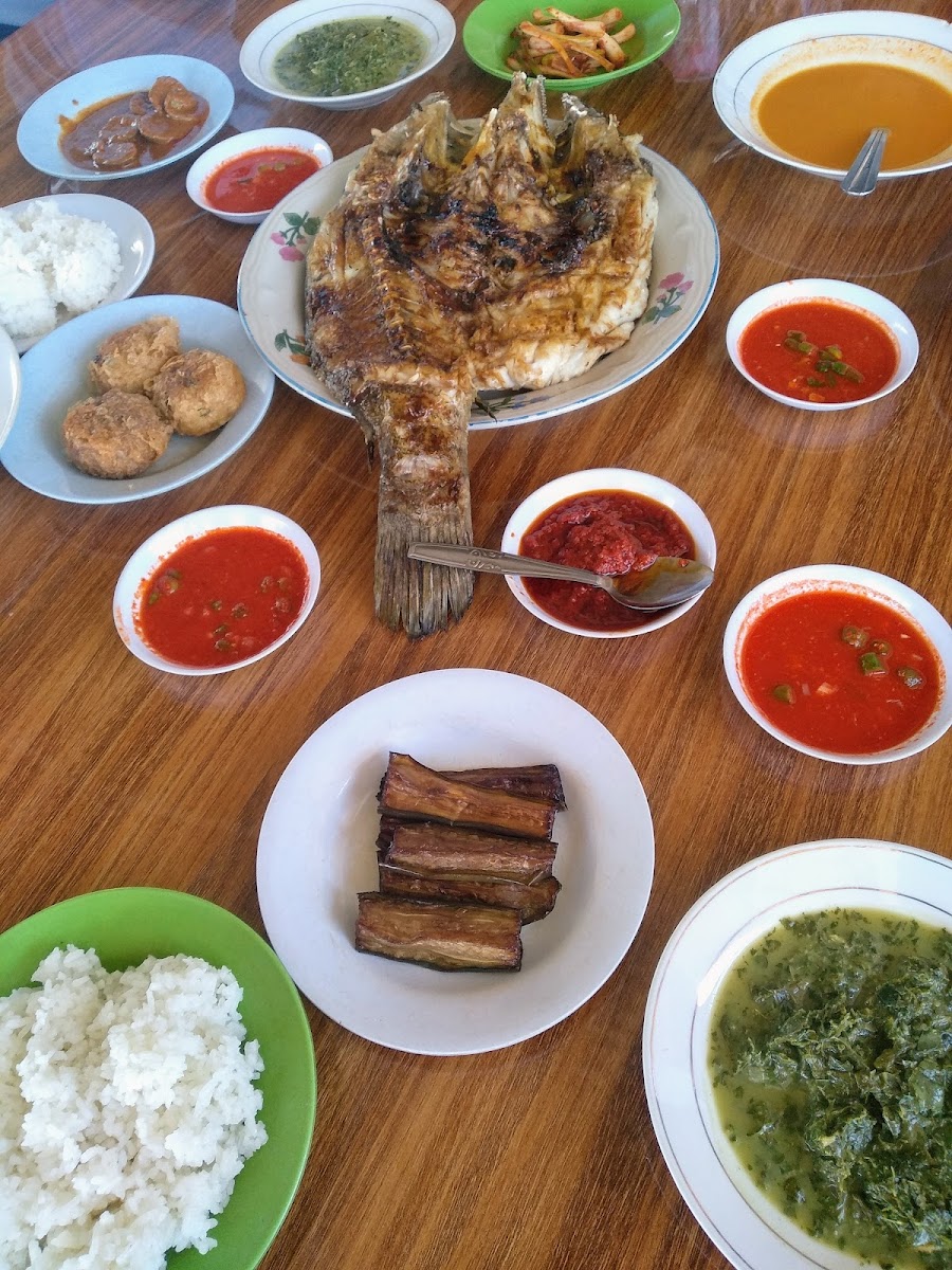 Rumah Makan Tapian Nauli-6