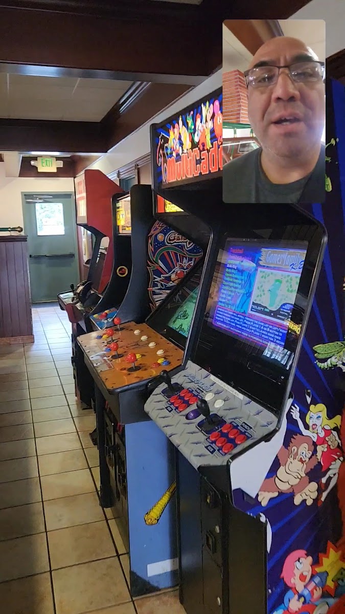 Rusty's Pizza Parlor-2