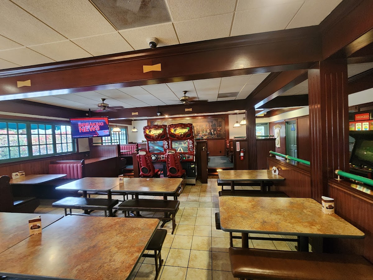 Rusty's Pizza Parlor-4