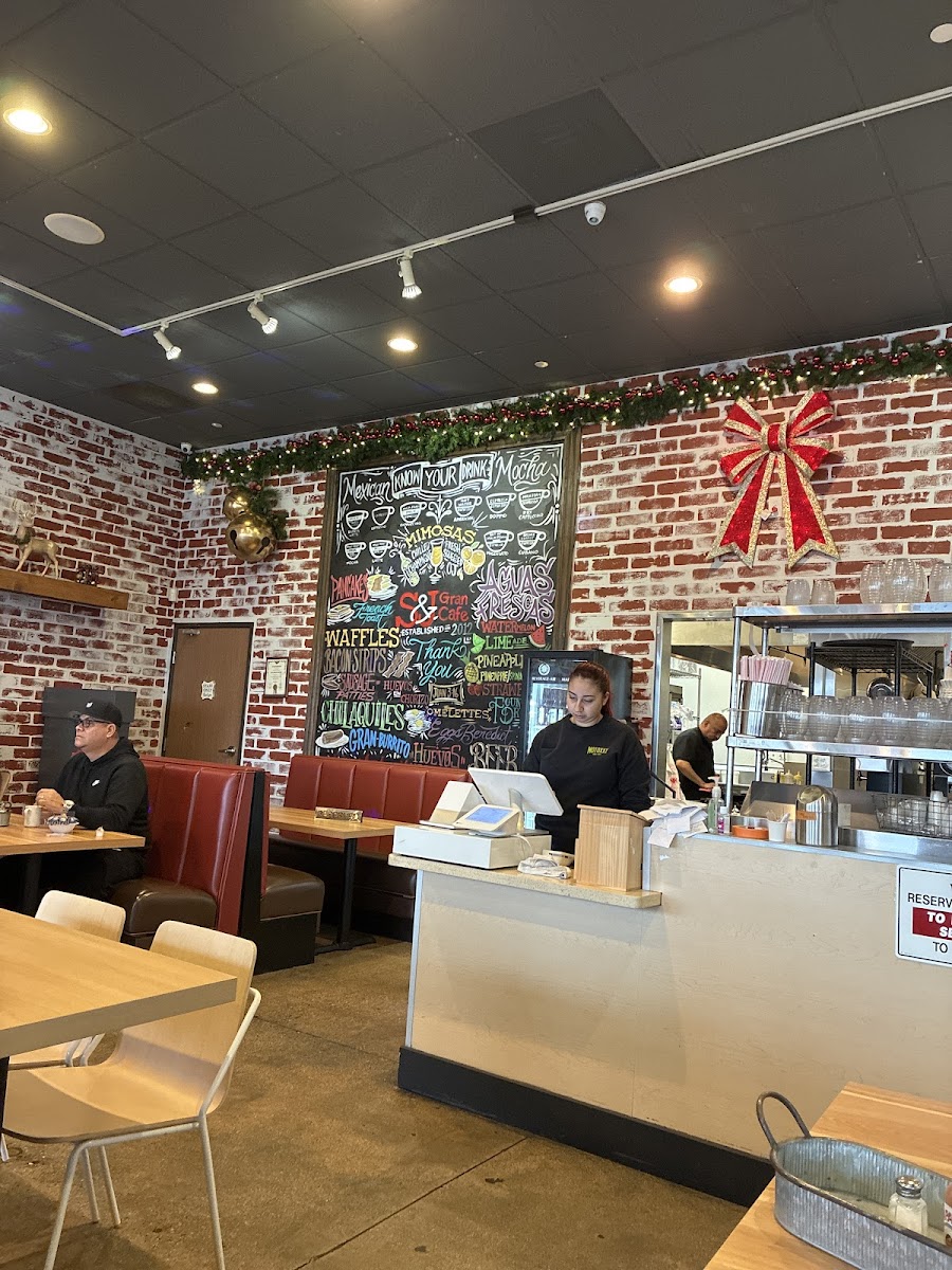 S & J Gran Cafe-2