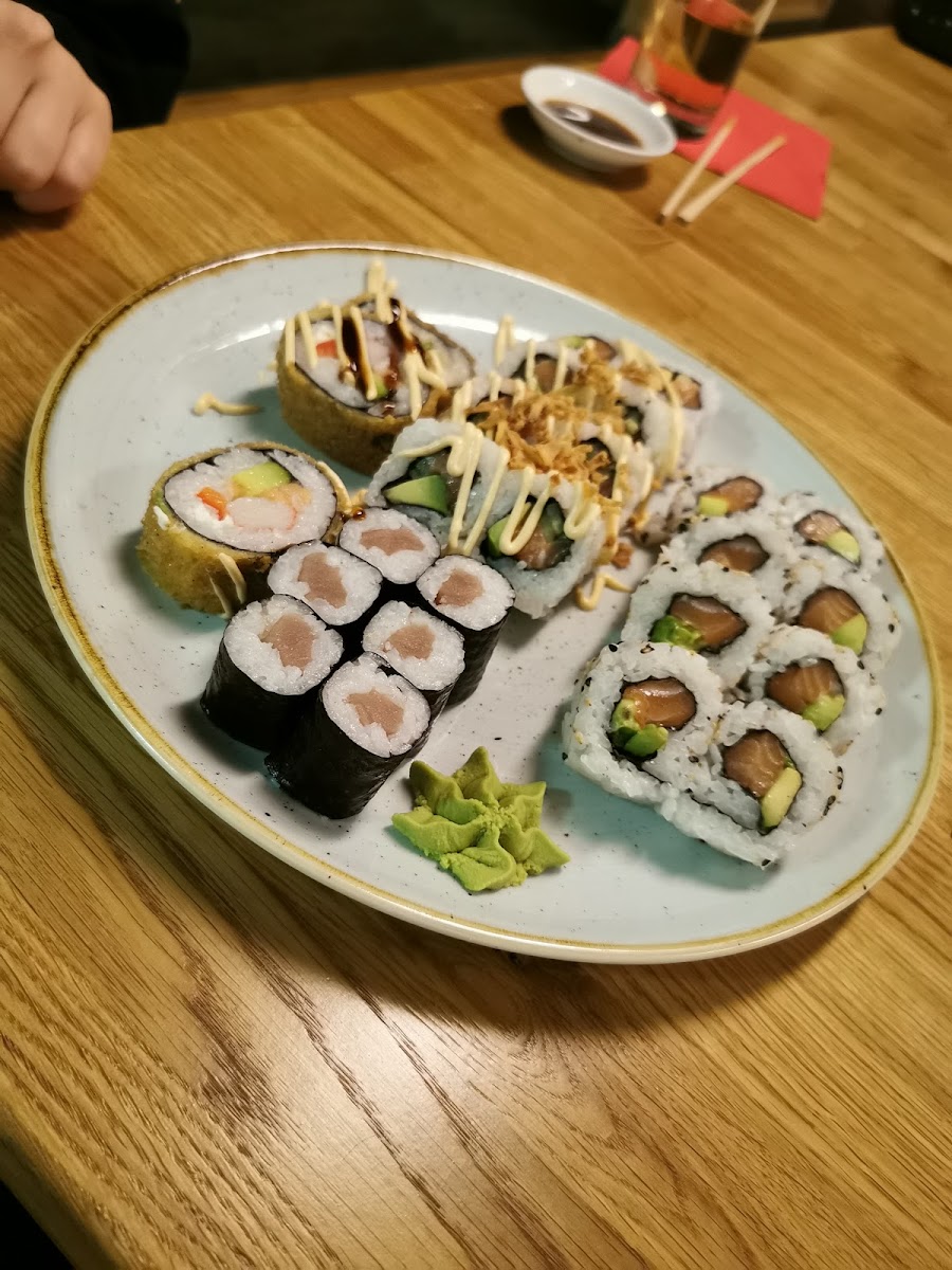 Sakura Sushi 3-5