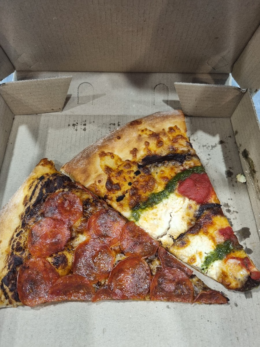 Sal's Authentic New York Pizza - Richmond-9