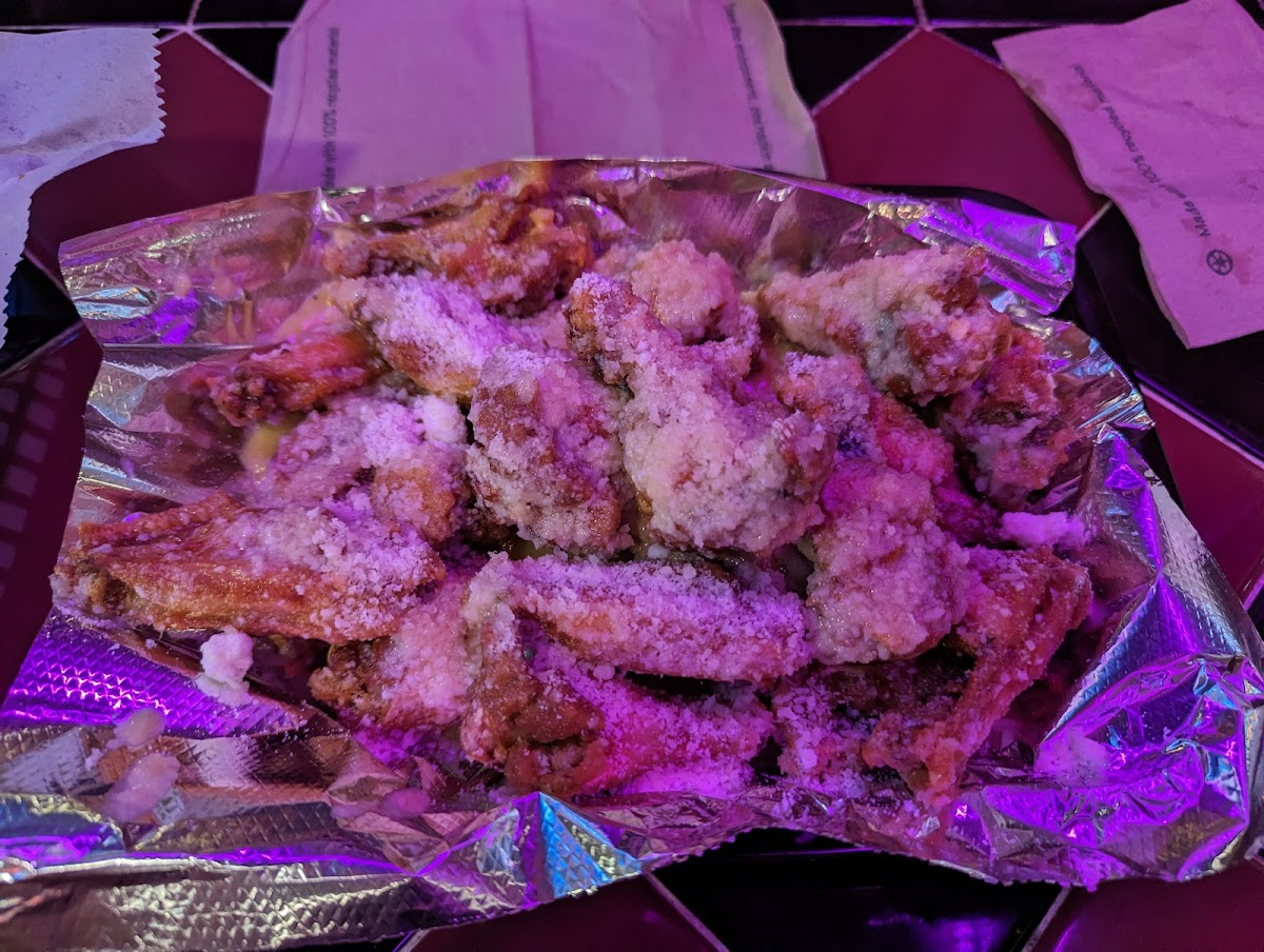 Salty Dawg Pub & Deli-7