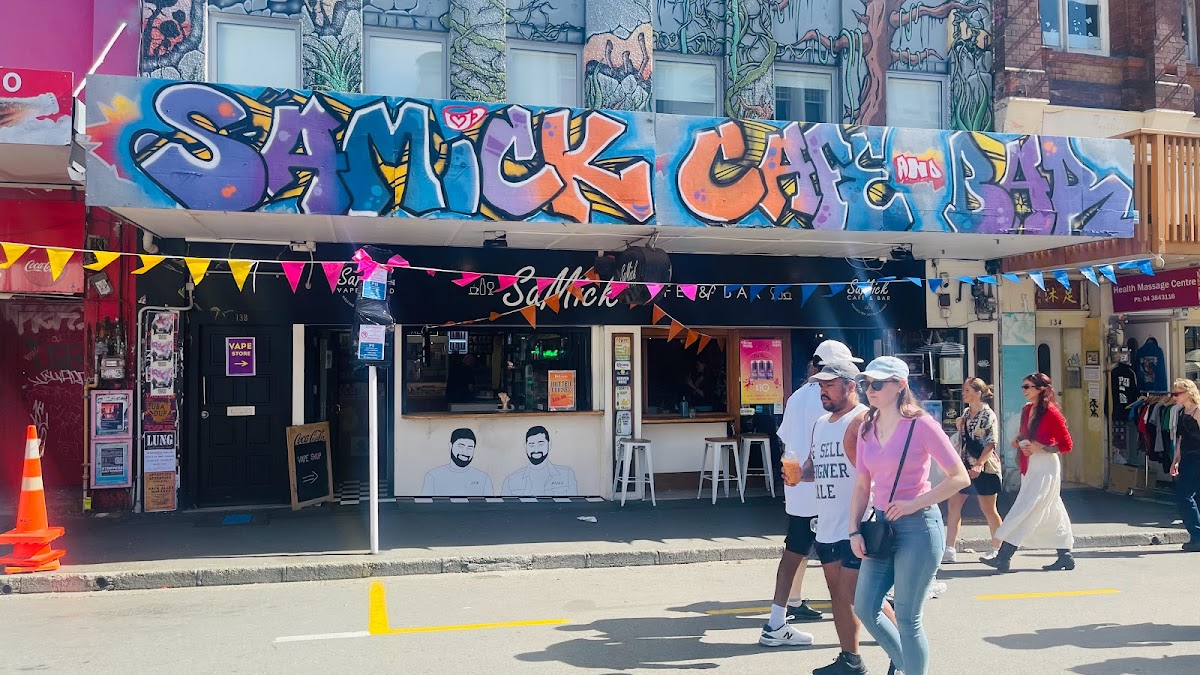 Samick Cafe & Bar