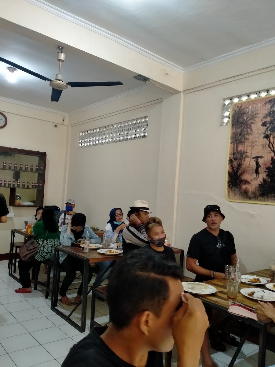 Sanak Masakan Padang (Padang Food), Rumah Makan Sanak