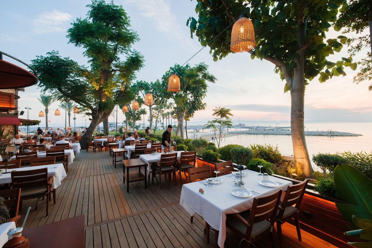 Side Orfoz Restaurant & Bar