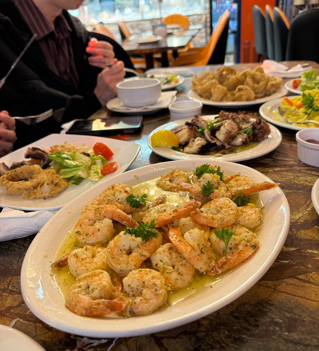 Seafood Restaurant La Mer Rouge Cote Des Neiges Montreal-10