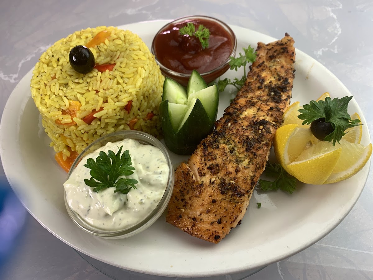 Seafood Restaurant La Mer Rouge Cote Des Neiges Montreal-4