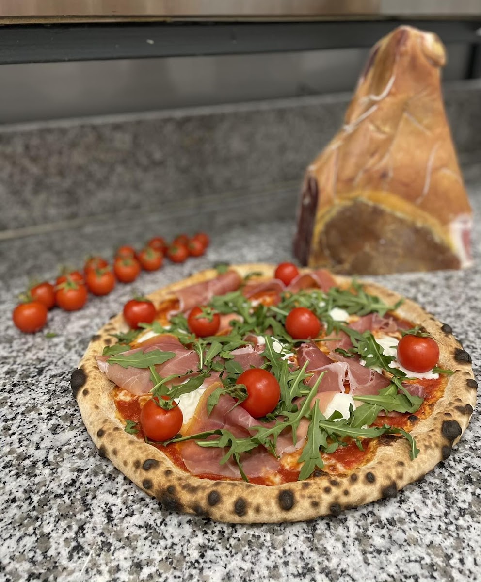 Sempre Pasta & Pizza-3