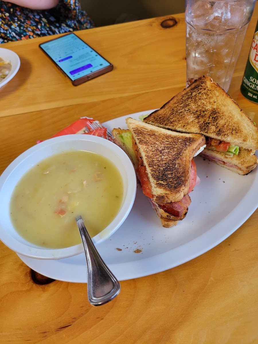 Shady Pine Family Restaurant-10