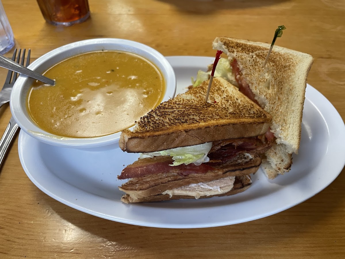 Shady Pine Family Restaurant-9