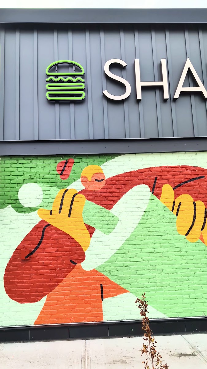 Shake Shack Evergreen Walk-2