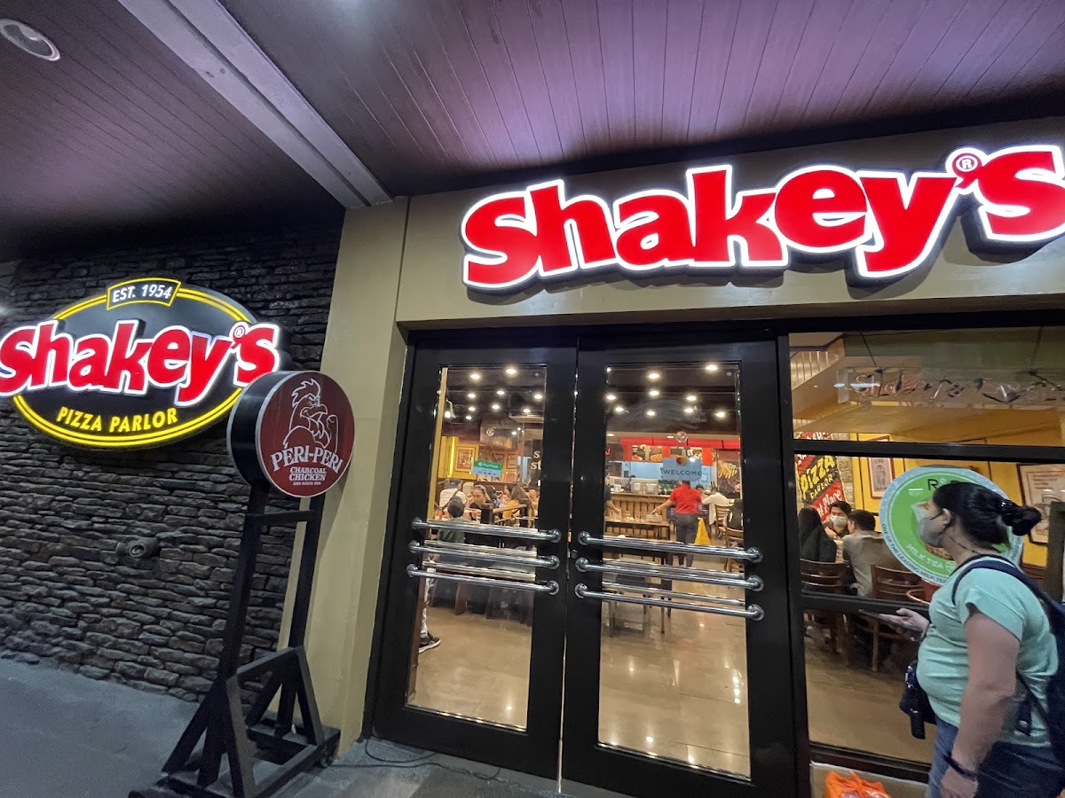 Shakey's Pizza Parlor - Araneta City