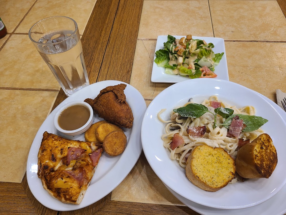 Shakey's Pizza Parlor - Araneta City-10