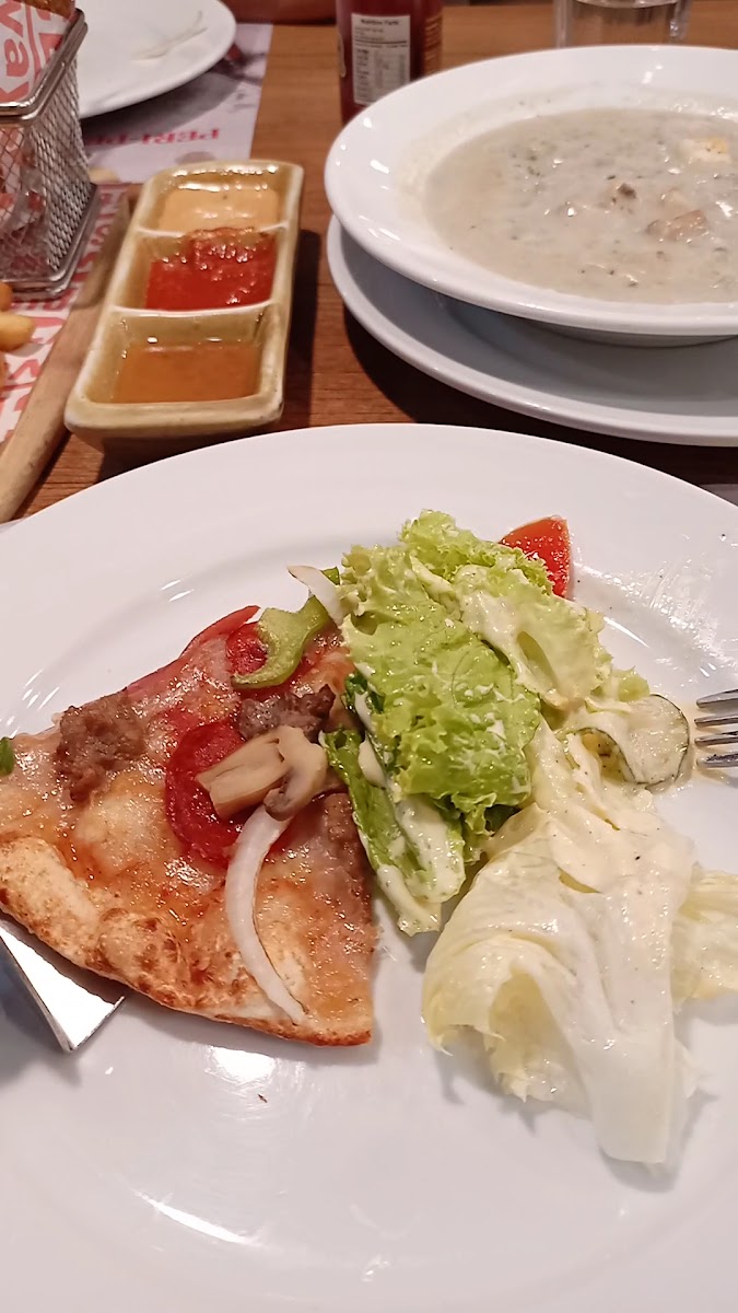 Shakey's Pizza Parlor - Araneta City-2