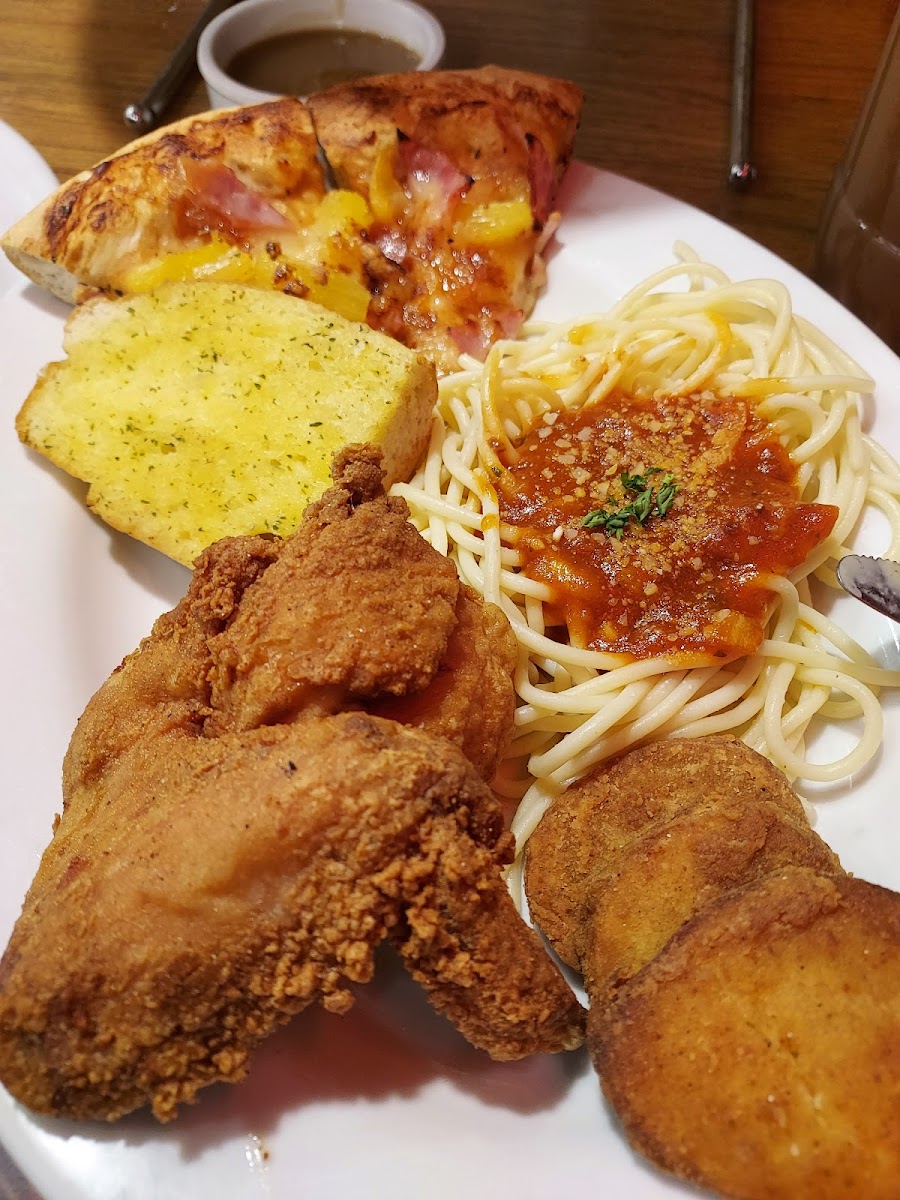 Shakey's Pizza Parlor - Araneta City-5