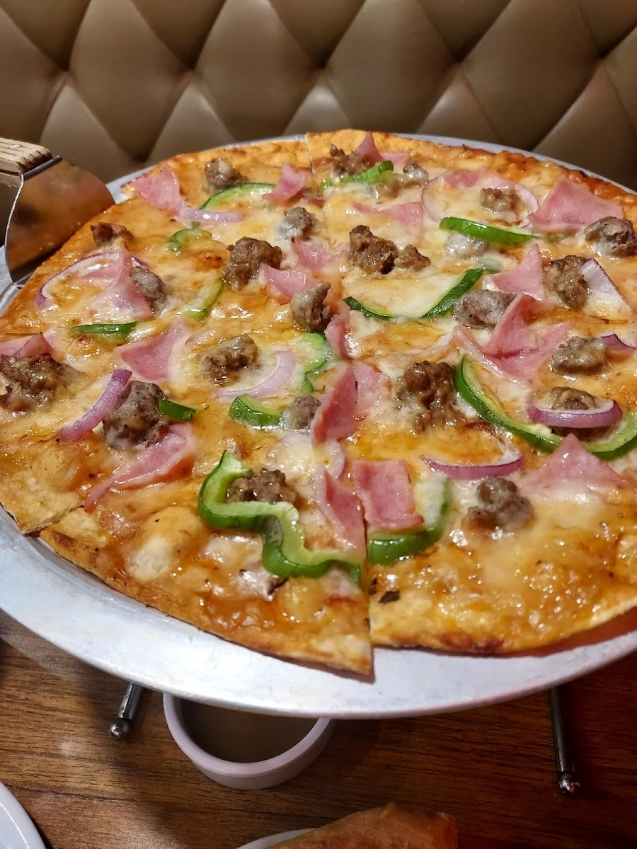 Shakey's Pizza Parlor - Araneta City-9